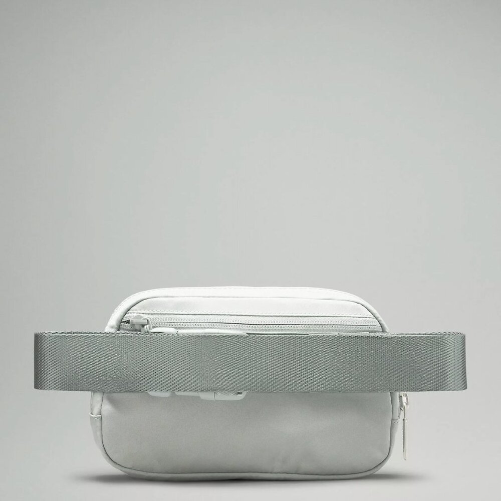 Sold Out Jade Grey Everywhere Belt Bag 1L- lululemon NWT - Picture 2 of 6
